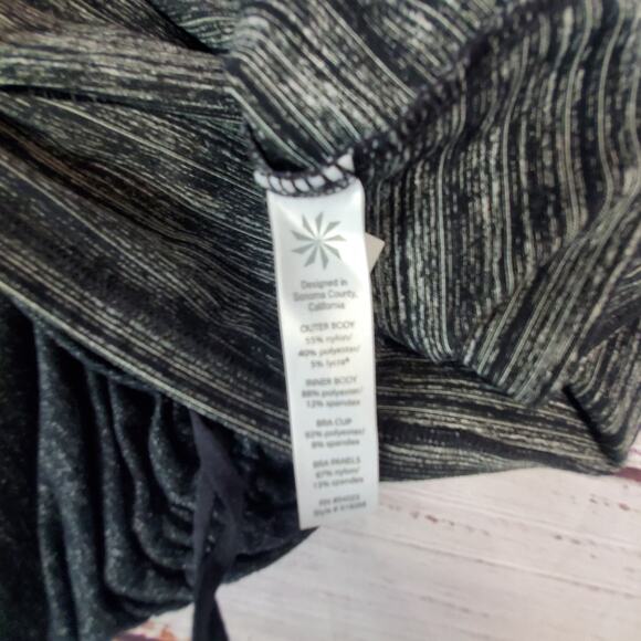 Athleta S Double Layer Top Black/Gray Racerback Tank wtih Built in Bra Workout - Picture 8 of 10